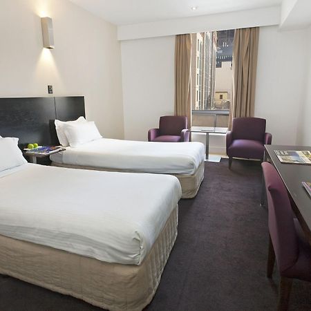 Hotel Causeway Melbourne Room photo
