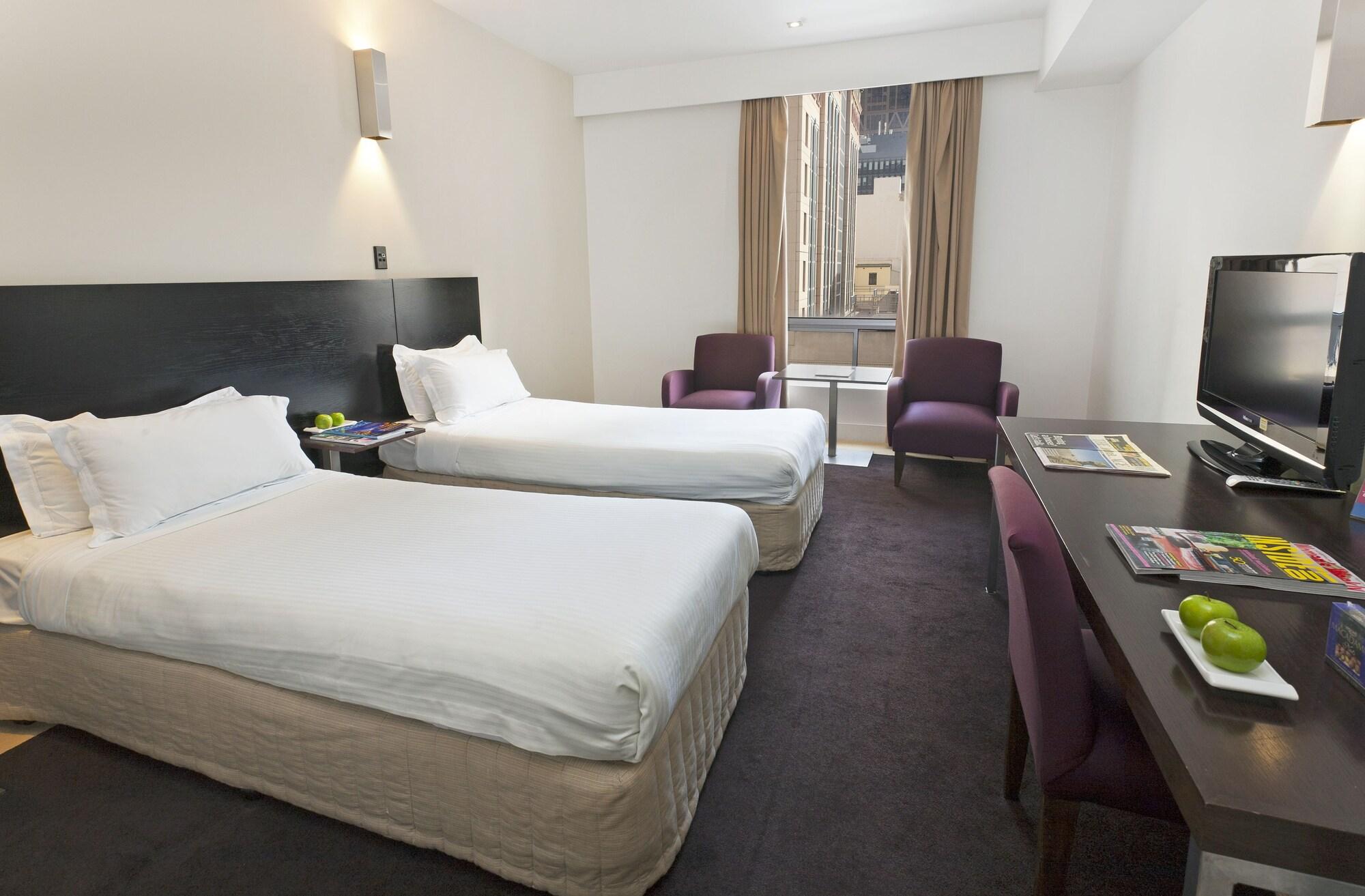 Hotel Causeway Melbourne Room photo