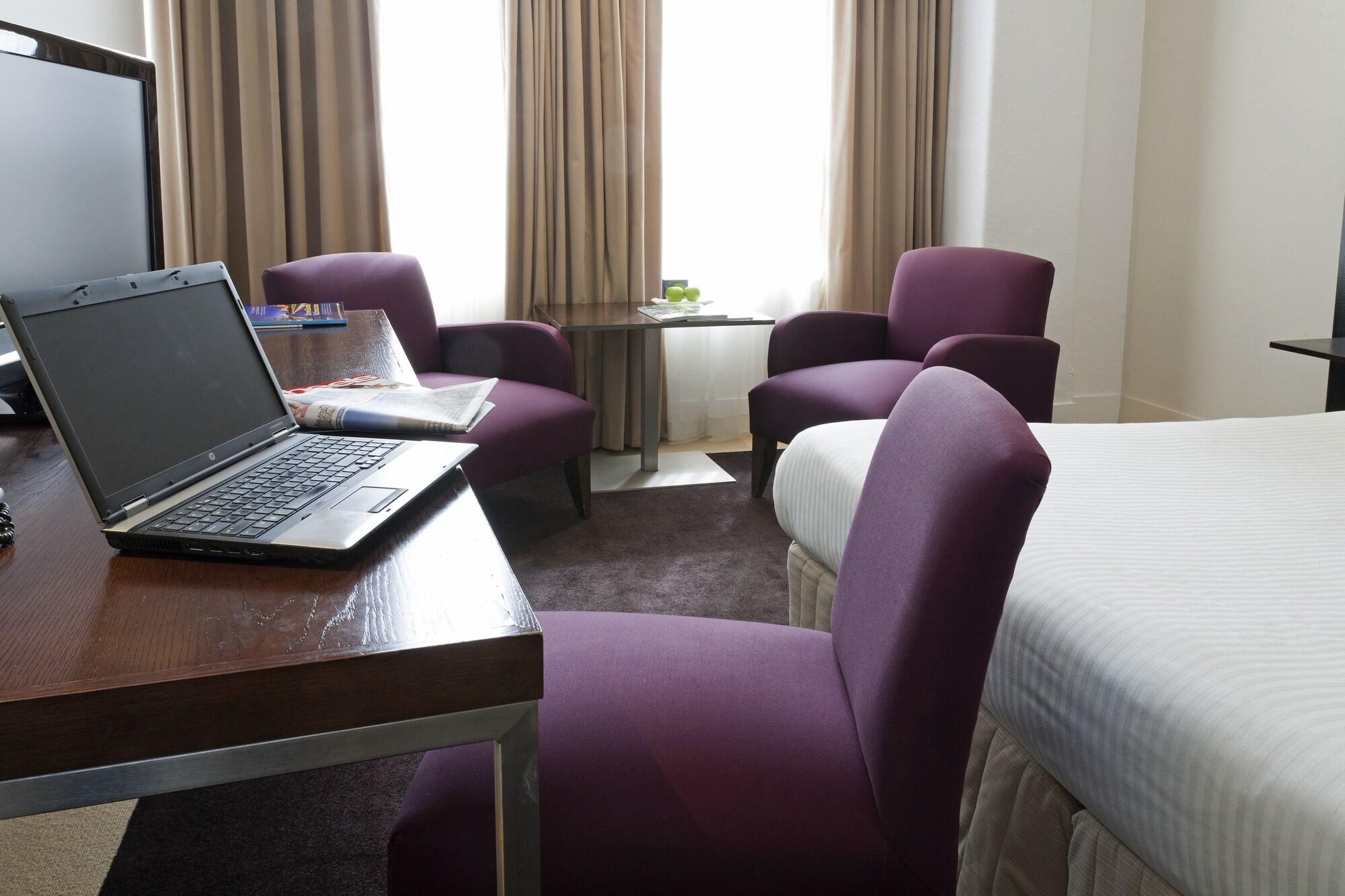 Hotel Causeway Melbourne Exterior photo