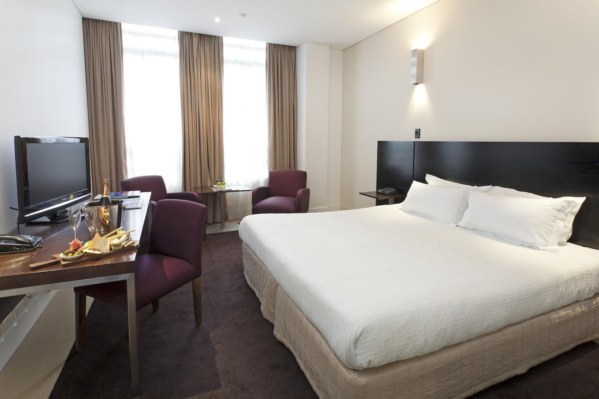 Hotel Causeway Melbourne Room photo