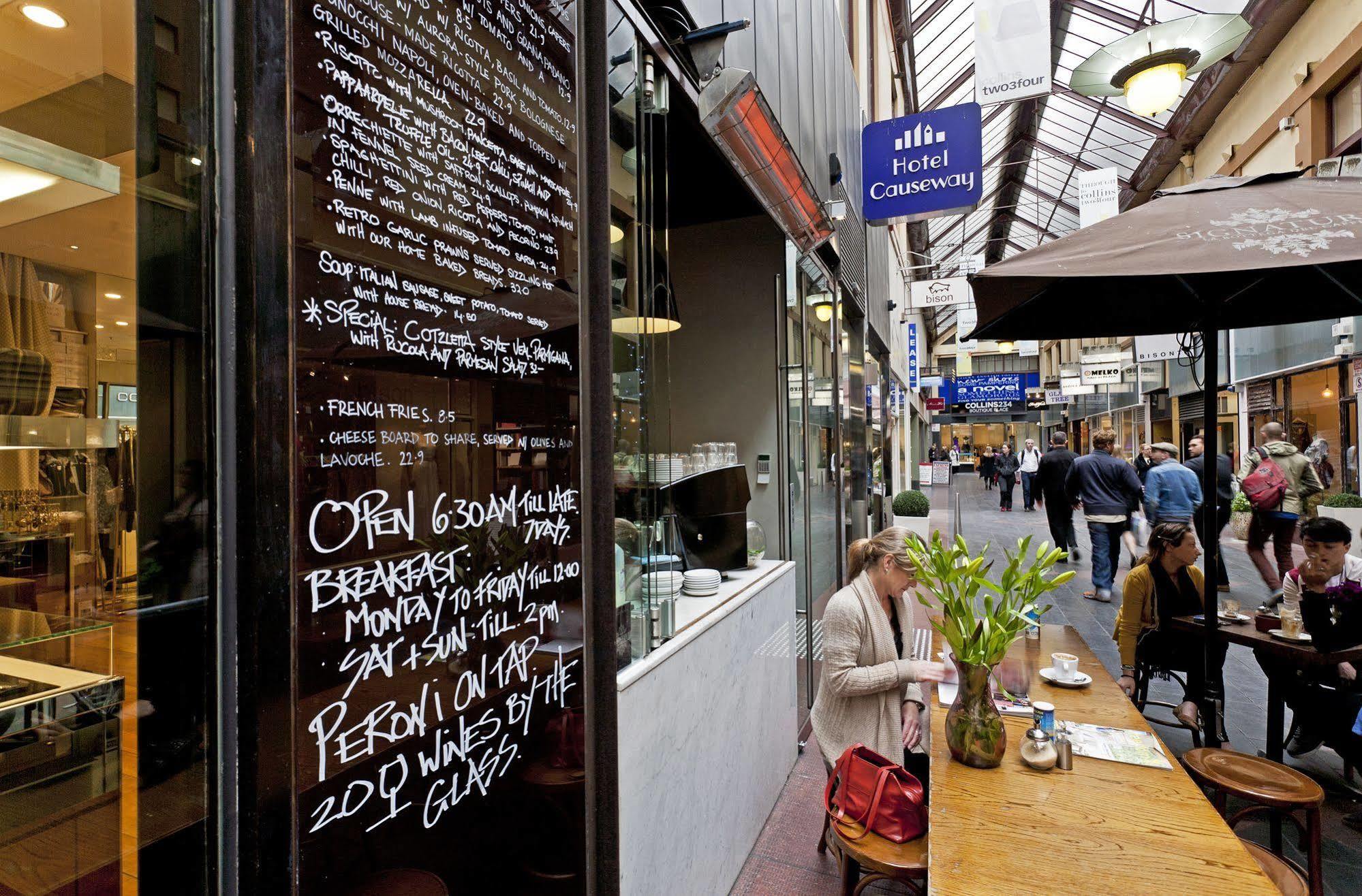 Hotel Causeway Melbourne Exterior photo